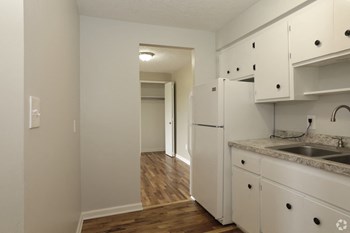 624 Highland Dr. 1-2 Beds Apartment for Rent - Photo Gallery 4