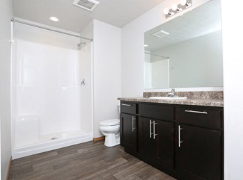 401 S Discovery Ave. 2-3 Beds Apartment for Rent - Photo Gallery 5