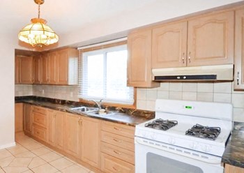 123 Fennell Avenue East 3 Beds Apartment for Rent - Photo Gallery 2