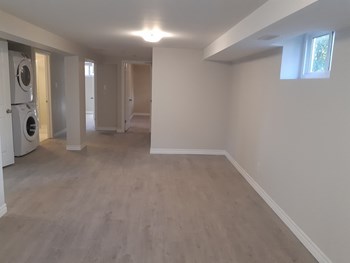 123 Fennell Avenue East 3 Beds Apartment for Rent - Photo Gallery 3
