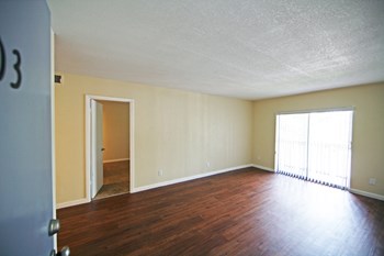 14850 W. DIXIE HWY Studio-2 Beds Apartment for Rent - Photo Gallery 5