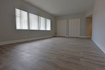 9181 W BAY HARBOR DR Studio-2 Beds Apartment for Rent - Photo Gallery 3