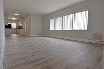 9181 W BAY HARBOR DR Studio-2 Beds Apartment for Rent - Photo Gallery 4