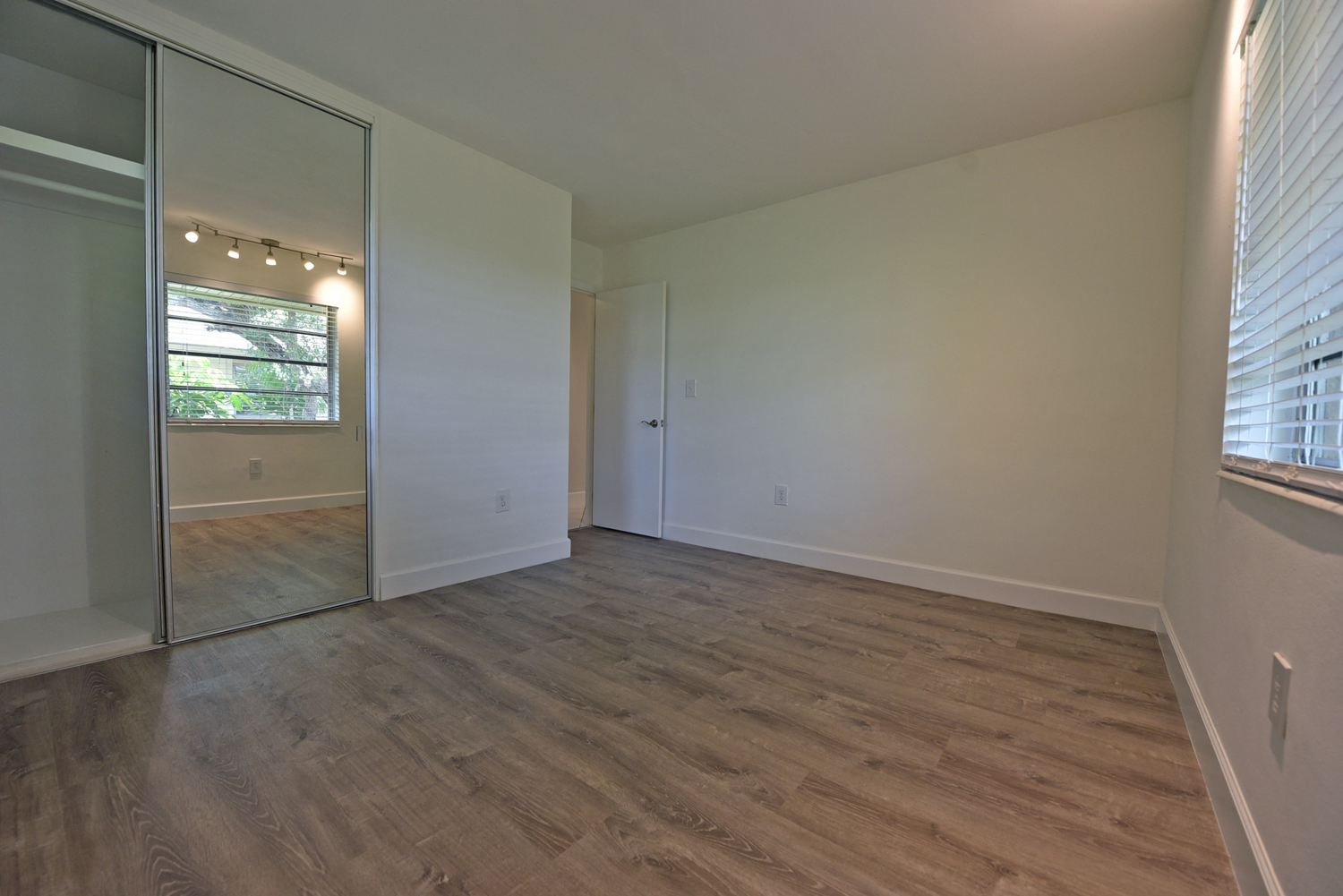 2 Bedroom/1 Bath - Classic