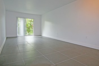 13890 NE 3RD COURT 1-2 Beds Apartment for Rent - Photo Gallery 4
