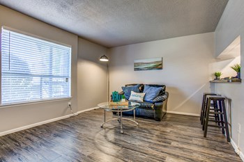 11300 Roszell St 1-2 Beds Apartment for Rent - Photo Gallery 4