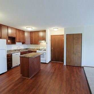Fully Furnished Kitchen at Greenway Apartments, Minneapolis, Minnesota