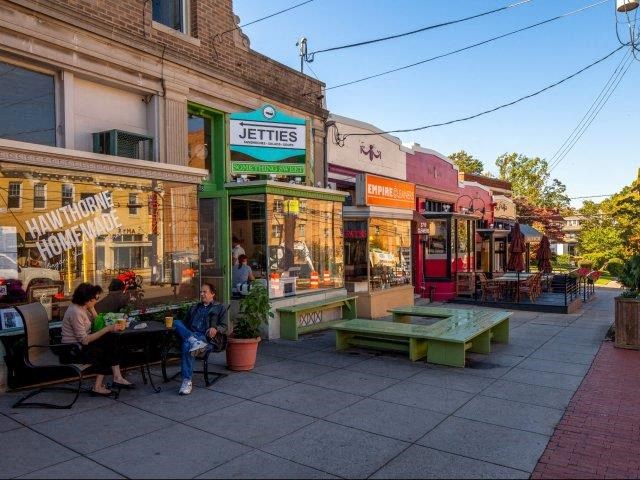 Neighborhood Surrounding Macomb Gardens Apartments In Washington D.C.