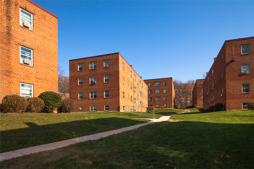 4900-20 Ft. Totten Dr. NE 1-2 Beds Apartment for Rent - Photo Gallery