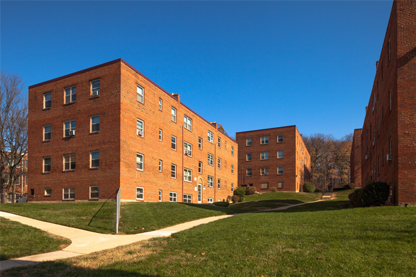 4900-20 Ft. Totten Dr. NE 1-2 Beds Apartment for Rent - Photo Gallery