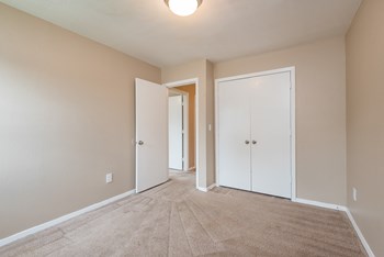 Arbor Square Apartments 7613 Flint Street Shawnee Mission Ks Rentcafe Arbor Square Apartments 7613 Flint Street Shawnee Mission Ks Rentcafe