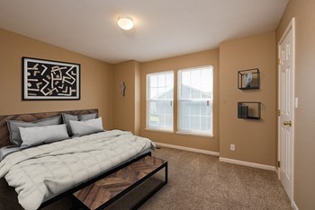 750 E Lincoln Lane 2-3 Beds Apartment for Rent - Photo Gallery 6