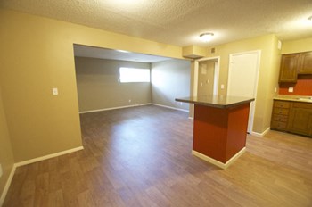 416 SE 3rd Street 1-2 Beds Apartment for Rent - Photo Gallery 6