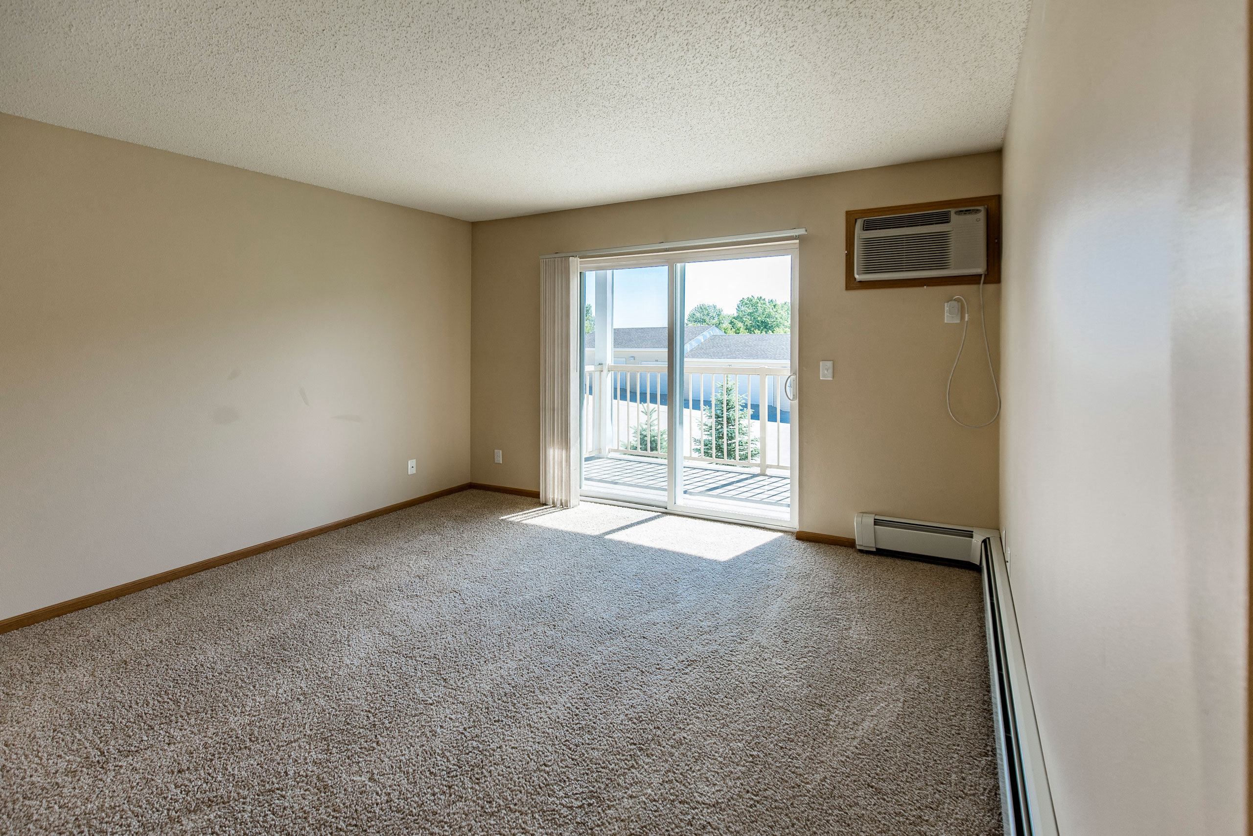 Sunset Ridge Apartments | 3 Bedroom | Living Room