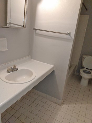 3239 Bishop Street Studio-1 Bed Apartment for Rent - Photo Gallery 5