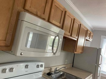 3249 Bishop Street Studio-2 Beds Apartment for Rent - Photo Gallery 6