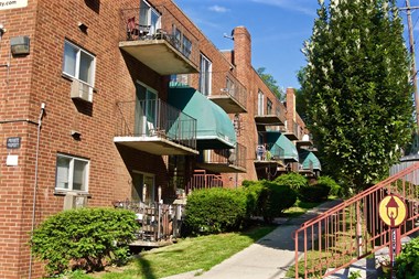 2065-2085 Clifton Avenue 1 Bed Apartment for Rent