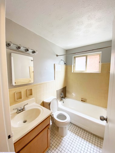 558, 562, 566 Lowell Avenue 1-3 Beds Apartment for Rent