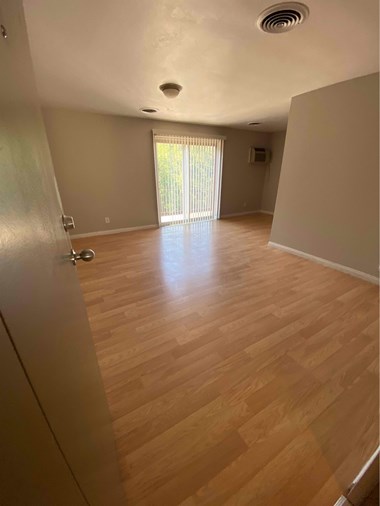 545, 551, 555, 559, 563 Lowell Avenue Studio-1 Bed Apartment for Rent