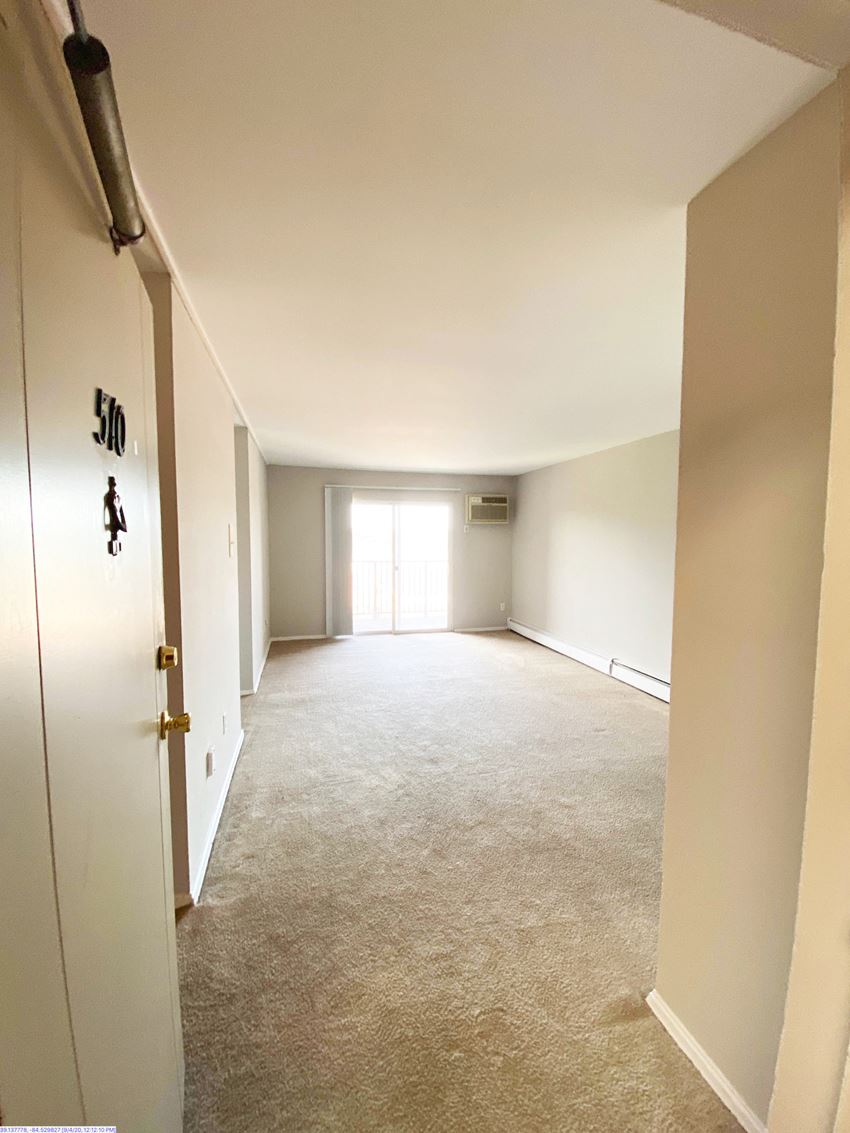 700 & 714 Riddle Road 1-2 Beds Apartment for Rent - Photo Gallery