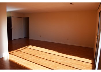 1600 Thompson Heights Avenue Studio-2 Beds Apartment for Rent - Photo Gallery 4