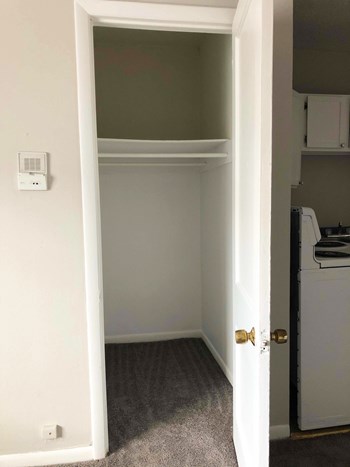 3405 Telford Street Studio-2 Beds Apartment for Rent - Photo Gallery 6