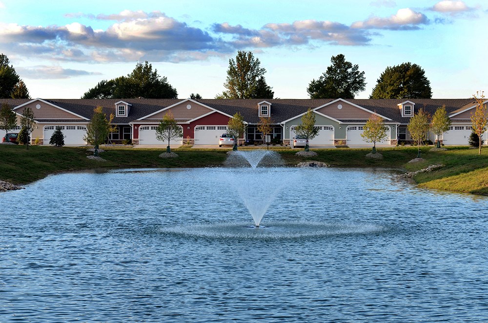 Delta Township MI Apartment Rentals Redwood Pepper Ridge Exterior Fountain