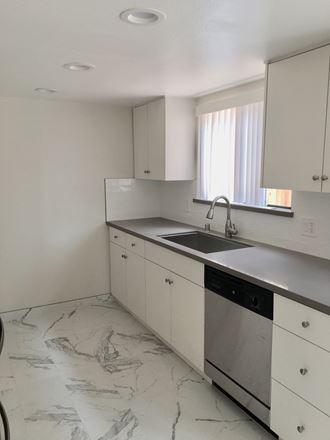 507 E. Cedar Ave. 2 Beds Apartment for Rent