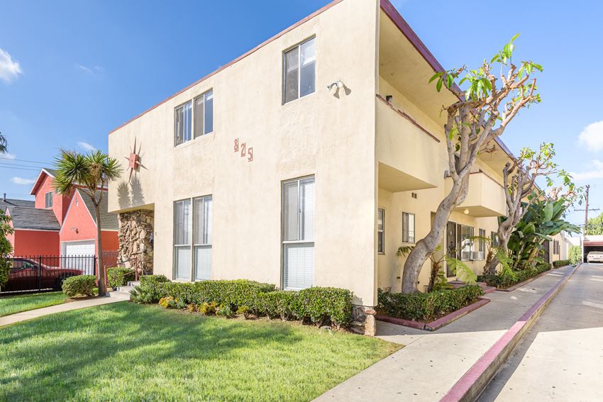 Cesar Manor Multiple Apartments in Inglewood