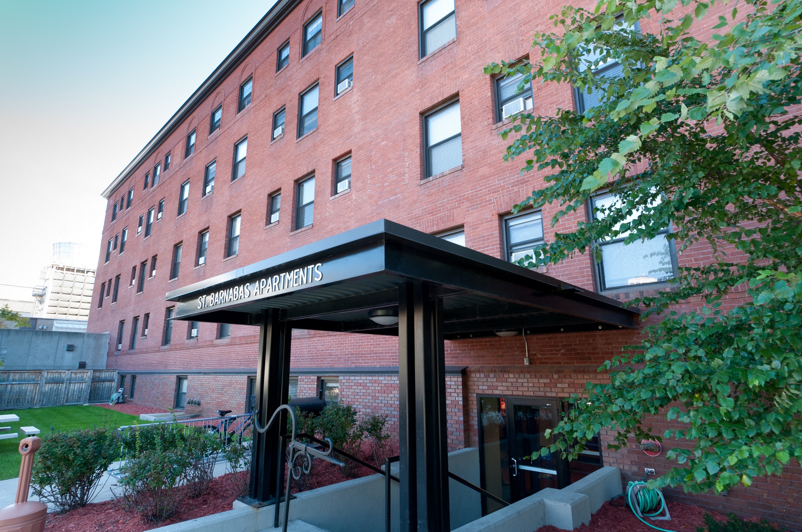 the building where the hotel is located