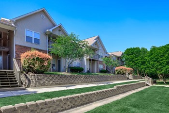 1200 Rolling Ridge Way 1-3 Beds Apartment, Student for Rent - Photo Gallery 6