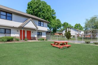 513 W Gourley Pike 1-3 Beds Apartment, Student for Rent - Photo Gallery