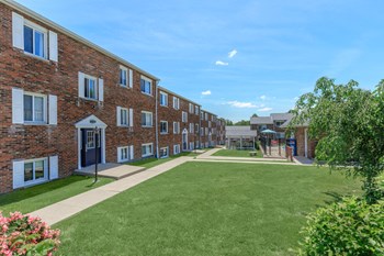 1600 E Hillside Dr Studio-3 Beds Apartment, Student for Rent - Photo Gallery 3