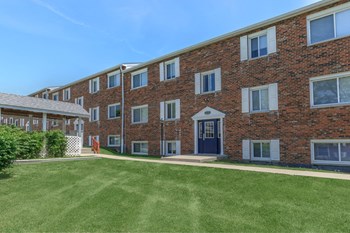 1600 E Hillside Dr Studio-3 Beds Apartment, Student for Rent - Photo Gallery 4