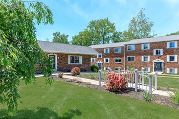 1600 E Hillside Dr Studio-3 Beds Apartment, Student for Rent - Photo Gallery 7