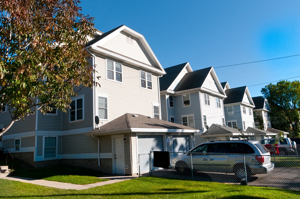 Portland Townhomes: 2800-2814 Portland Ave