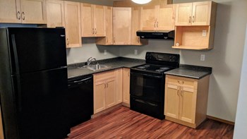 718 Beach Avenue 2-3 Beds Apartment for Rent - Photo Gallery 2