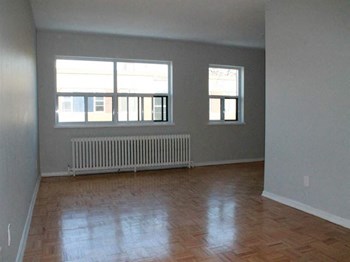 799 Robinson Street 2 Beds Apartment for Rent - Photo Gallery 3