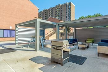 Outdoor Patio Area at Trillium Apartments, Fairfax, VA