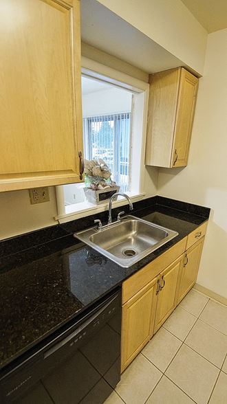 28800 - 28860 Chagrin 1-3 Beds Apartment for Rent - Photo Gallery