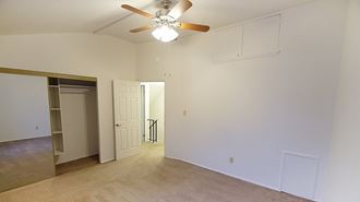 28800 - 28860 Chagrin 1-3 Beds Apartment for Rent - Photo Gallery