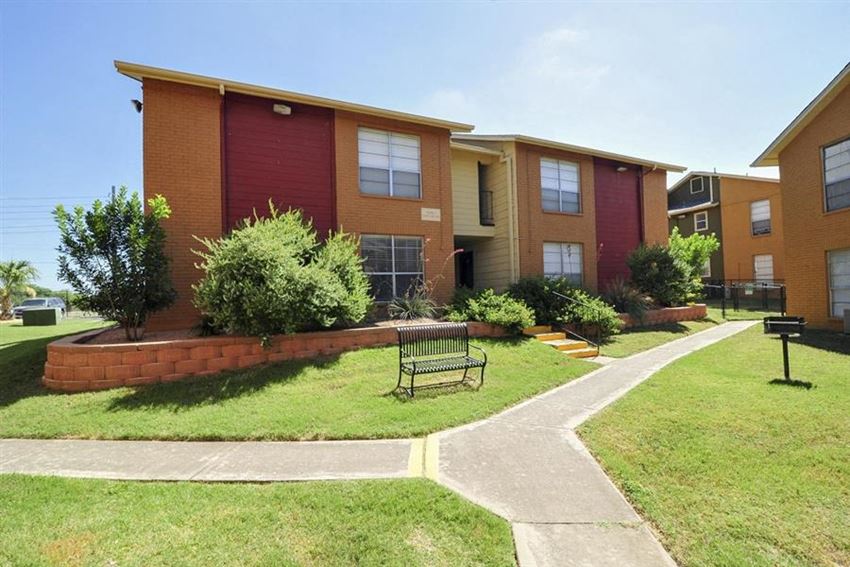 City-Base Vista Apartments, 2566 Goliad Road, San Antonio, TX - RentCafe