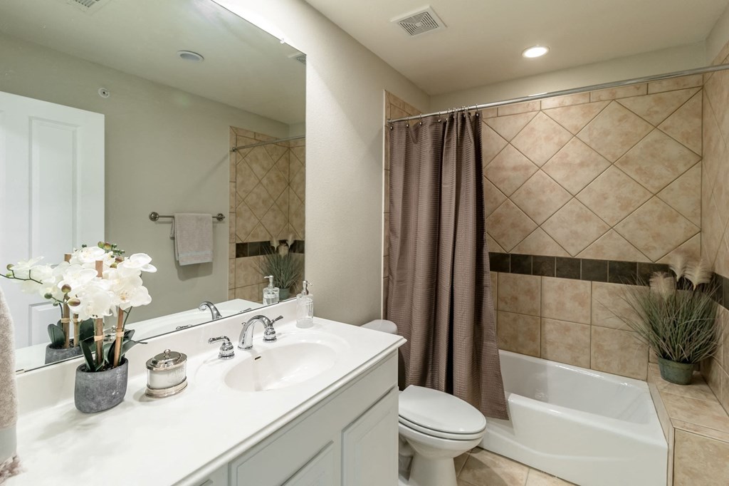 Garden Soaking Tubs at The Landmark, New Braunfels, TX