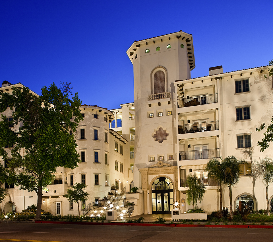 Woodland Hills, CA Apartments The Montecito