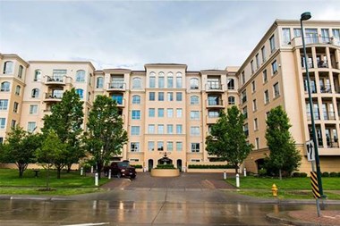 2500 Cherry Creek Drive South 2 Beds Apartment for Rent - Photo Gallery 1