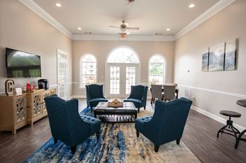 Clubhouse with Wifi