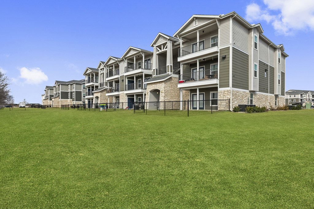 the preserve at ballantyne commons apartments exterior