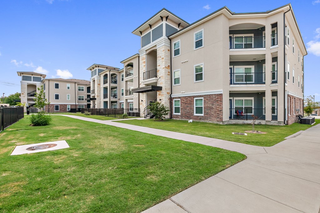 Sadler House Apartments, 1271 Sadler Drive, San Marcos, TX RentCafe