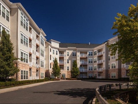 Street View at 140 Mayhill, Saddle Brook, NJ
