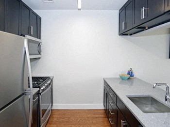 125 Bloomfield Avenue 1-2 Beds Apartment for Rent - Photo Gallery 4